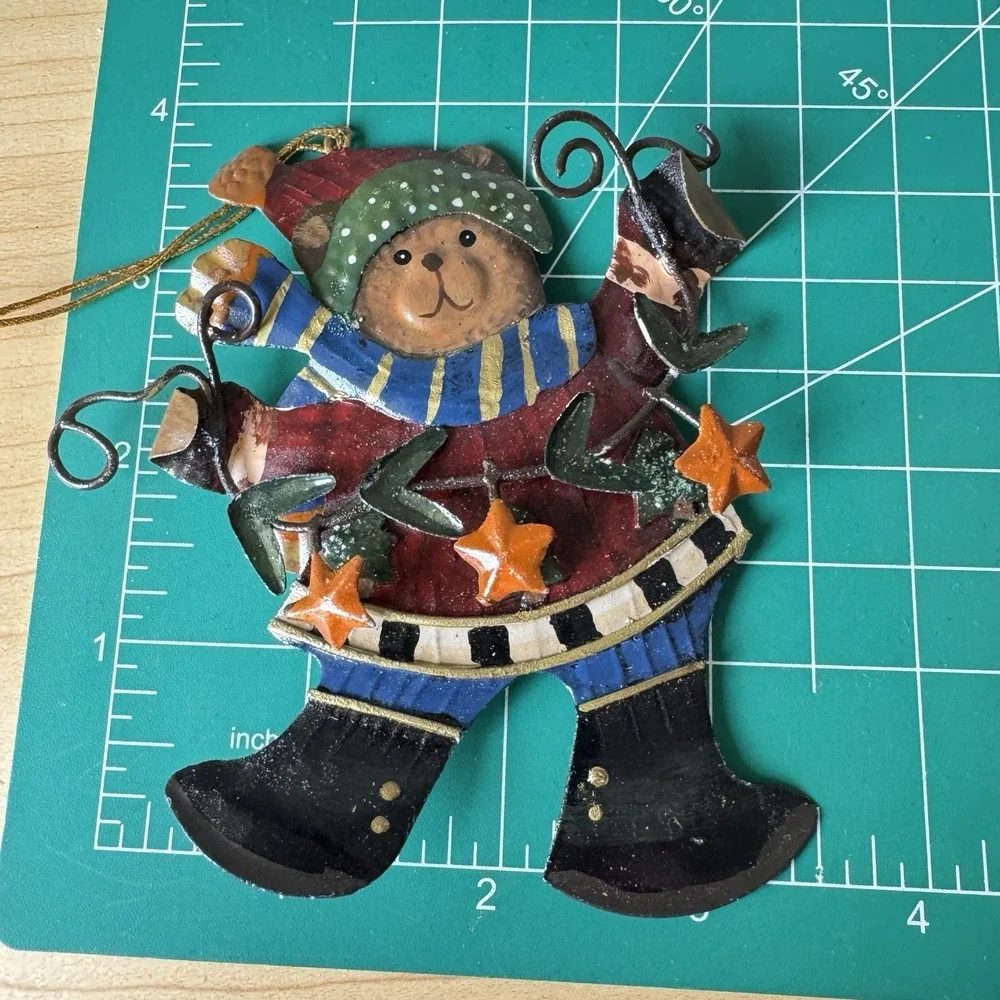 Vintage Metal Tin Painted Teddy Bear Christmas Ornaments Primitive Rustic‎ Cabin